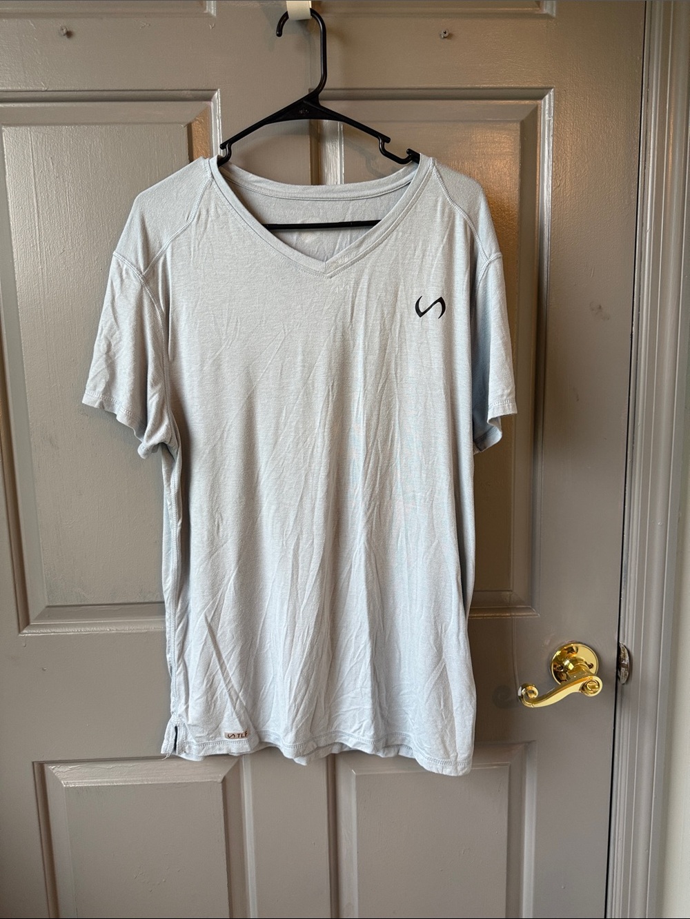 Men's Light Gray V-Neck Short Sleeve Tee - Unbranded
